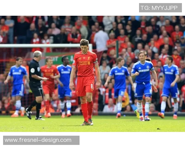 《一脚成名的足球大爷逆袭记：从球场到人生巅峰的传奇》