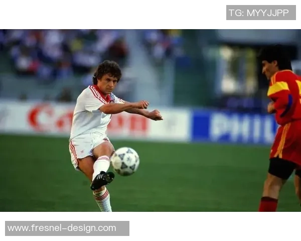 传奇谢幕球场回忆 足球巨星退役揭开新篇章 传奇谢幕球场回忆 足球巨星退役揭开新篇章