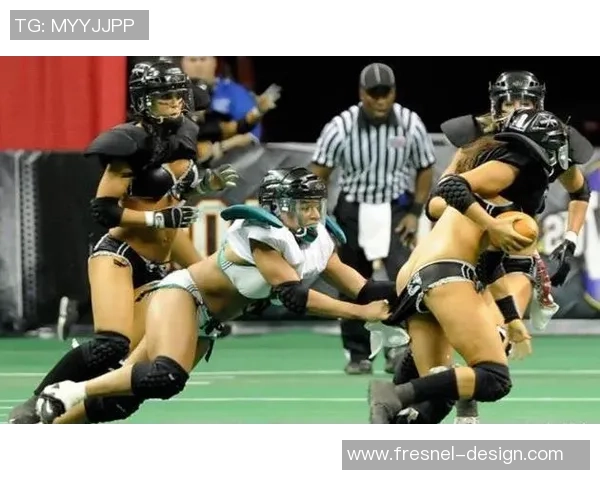 揭秘足球球星场上穿着的裤衩背后故事与独特选择分析