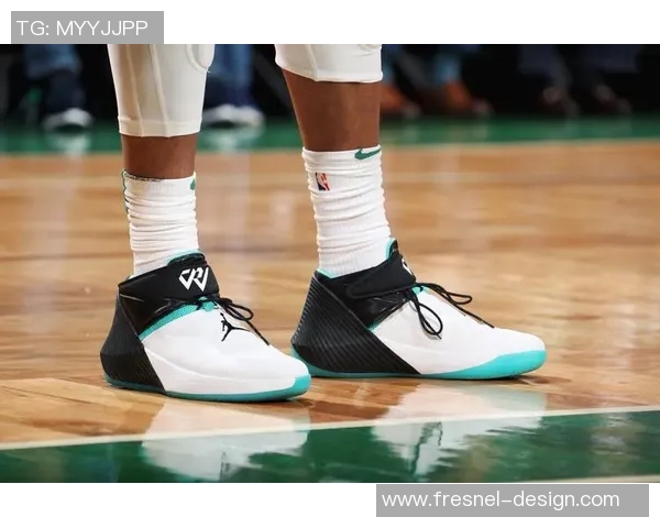 球星定制足球战靴背后的科技创新与品牌传奇解析